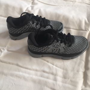 Boys new  under armour shoes